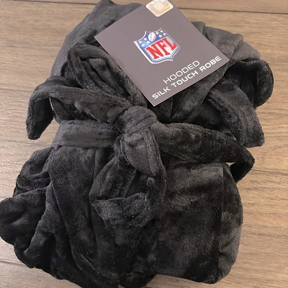 NWT [Northwest] Washington Commanders NFL Silk Touch Bath Robe One Size Fits All - Picture 6 of 9